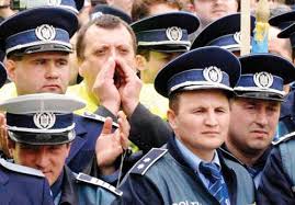 Maybe you would like to learn more about one of these? Mii De Politisti Sunt Scosi La Pensie Fara Bani Ziarul National