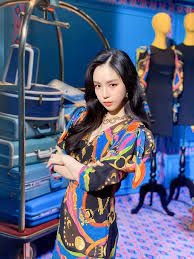 Apink 에이핑크 덤더럼(dumhdurum) music video officialapink 9th mini album look덤더럼 (dumhdurum) music video2020.04.13 releasedplay m twitter. Apink Naeun Dumhdurum