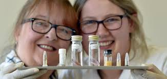 Parasitic worm specimens given to museum