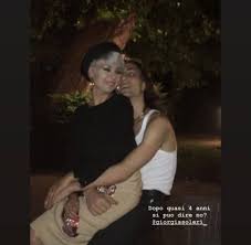 Il frontman damiano david, classe 1999, ha frequentato il liceo linguistico eugenio montale. Damiano Dei Maneskin The First Photo With His Girlfriend Giorgia Soleri After Four Years World Stock Market