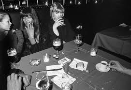 New Backstage Photos Reveal The Lives Of 90s Supermodels In Their Heyday Linda Evangelista Naomi Campbell Kate Moss