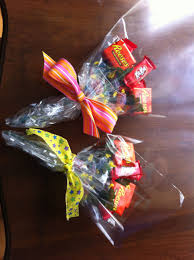 The flower measures about 3.5 inches across and atop a 6 inch stem(short stem). The Ultimate Easy Diy Valentine S Day Gift Guide Twins Dish Candy Bouquet Diy Candy Bouquet Candy Flowers