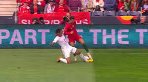 56 223 tykkäystä · 6 703 puhuu tästä. Video Cristiano Ronaldo Dupiert Kevin Mbabu Mit Irrem Dribbling Goal Com