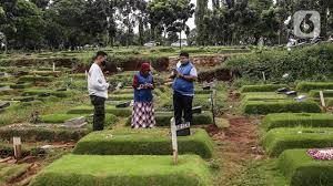Ketika melaksanakan ziarah, selalu lakukan doa di sepanjang tempat atau perjalanan. Bacaan Doa Ziarah Kubur Hukum Serta Tata Caranya Yang Perlu Diketahui Ramadan Liputan6 Com