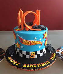 Top has two big foot trucks. Creamy Birthday Cakes In Lahore