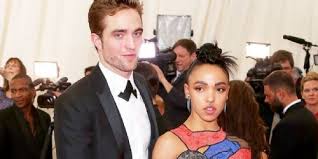 He made headlines in august when he was spotted having dinner in. Robert Pattinson And Fka Twigs Dating Gossip News Photos