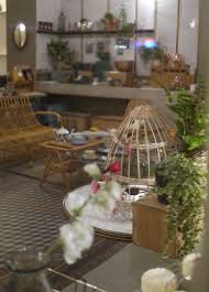 La Brocante Chic De Ledru Rollin En 2020 Avec Images Boutique Deco Boutique De Decoration Decoration