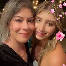 Hi I was wondering if anyone could do a ball high freshman mum for me? if  you could just message me if you have info please located in galveston