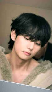 V de BTS choque les internautes en révélant son poids