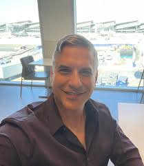 Vincent Rella's Instagram, Twitter & Facebook