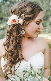 Halboffene Haare Seitlich Gesteckt Mit Pfingstrose Coiffure Simple Mariage Coiffure Mariage Coiffures Simples