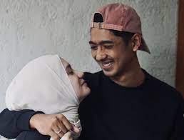 Bahkan beberapa kali warganet penasaran dengan kehidupan putri anne saat ditinggal arya saloka yang sekarang sibuk syuting. Biodata Dan Profil Putri Anne Si Cantik Istri Arya Saloka Pemeran Al Di Ikatan Cinta Malang Terkini
