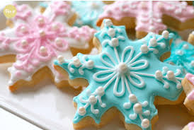 These cookies are perfect for beginners and fun to decorate at any level. 8 Of The Most Beautiful Christmas Cookies Simplemost