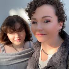 What are the best restaurants for large groups in Mobile, Alabama?