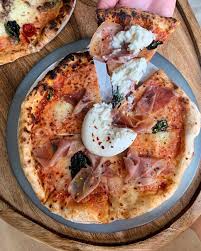 The miami heat's dwyane wade and udonis haslem have traded basketball for pizza and beer at their new restaurant, 800 degrees woodfired kitchen, which is now open in aventura. 800 Degrees Startseite Facebook