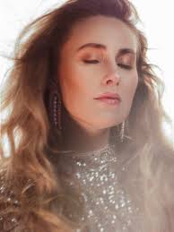 Suzanne Engel Olympus NL OM-D E-M1 Mark II 60mm/f2.8 Disnet Distributors  ad300Pro en Godox v1