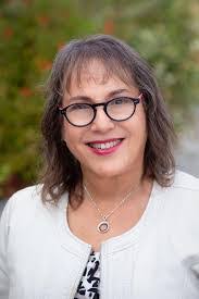 Dana Cusack's Instagram, Twitter & Facebook