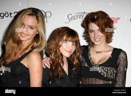 Bella thorne and kaili thorne hi-res stock photography and images - Alamy
