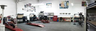 Pin By Kathrine On Cars And Mechanics Motorcycle Workshop Garage Style Motorcycle Shop