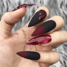 Lo mejor es medirlas primero colocándolas sobre tus uñas naturales y lo mejor del negro es que es. Unas Acrilicas Negras Con Rojo Fotos De Unas Acrilicas 2021 Disenos E Ideas De Unas Decoradas Modaellas Com Disenos De Unas Acrilicas Tumblr Negras Decoracion De Unas Darknessmotions