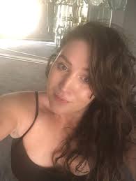 NGỌC MINH is with Corina Fox.