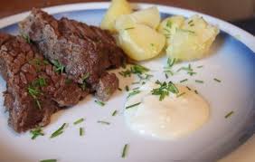 Hausgemachte Meerrettichsosse Zu Klopsen Oder Tafelspitz Rezept Rezept Meerrettichsosse Rezepte Tafelspitz