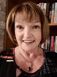 Maureen Rose's Instagram, Twitter & Facebook