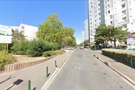 Ces masques seront distribués dans les collèges. Nanterre Un Adolescent De 15 Ans Blesse Par Arme A Feu En Pleine Rue Le Suspect En Fuite Actu Hauts De Seine