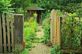 What a unique way to create a raised garden bed around the tree. Charming Landscaping Ideas For Sheds