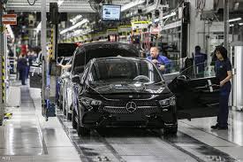 Rózsa györgy vs sebestyén balázs a retróvonaton nincsen fék, így teljes gőzzel száguldunk a múlt felé, ahol még. Index Gazdasag Felebred Az Orszag Huzoagazata Ugy Ahogy