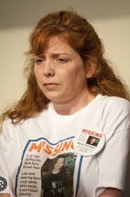 I am beyond proud of Desiree. This Momma lost her beloved young son and  instead of giving up she's been fighting for not only Kyron but all of the  other missing kids