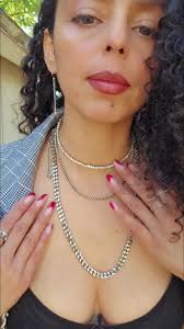 Double layer necklace hack! 🐝✨️ Connect one end to the other end of the  necklace, twist them back around your neck, and then you're free to pull  the necklaces up and down, style them however you want. ...