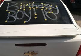 Birthday Surprise For Girlfriend In Car Boyfriends 18th Birthday Prank Back Windshield The Finishing Touch To The 32 Balloons And 8 Birthday Suprises For Boyfriend Boyfriend Birthday 18th Birthday