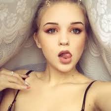 Brenda Moldovan's Instagram, Twitter & Facebook