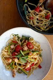 Leichte Fruhlingspasta Mit Garnelen Und Frischer Minze Rezepte Frische Minze Mahlzeit