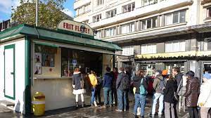 Place eugène flageyplein 1050 ixelles belgique. La Friterie De La Place Flagey Est La Preferee Des Bruxellois