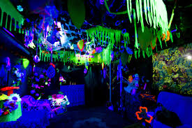 Use A Black Light For A Glowing The Dark Night Jungle Avatar Theme Partysupplies Coolglow Black Lights Bedroom Black Light Room Jungle Party Decorations