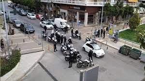 Βρες τον καλύτερο οδοντίατρο στην νέα σμύρνη! Epeisodia Sth Nea Smyrnh Symplokh 30 Atomwn Me Astynomikoys Ths Dias