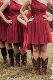 Pin By Macey Barnes On What My Wedding Will Be Like Red Bridesmaid Dresses Short Burgundy Bridesmaid Dresses Country Bridesmaid Dresses