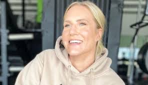 Caitlin Trainor's Instagram, Twitter & Facebook