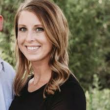 Laura Bartman's Instagram, Twitter & Facebook