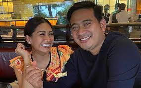 Sejak beberapa bulan lalu, tata janeeta dan raden brotoseno kerap terciduk berinteraksi di instagram. Bukan Anak Kandung Raden Brotoseno Dan Putra Tata Janeeta Dinilai Mirip Banget Wowkeren Media Line Today