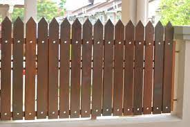 Pagar ini cocok digunakan untuk halaman depan rumah dan sekeliling rumah namun pada pagar ini dibutuhkan jumlah kayu lebih banyak. 60 Model Pagar Rumah Minimalis Besi Dan Kayu Modern Rumahpedia