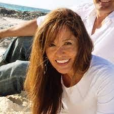 Aida Carrera's Instagram, Twitter & Facebook