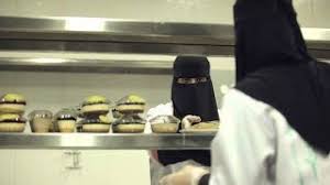 اول مطعم نسائي في الرياض Youtube