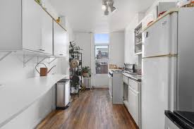 Kitchen cabinet distributors strives to be the leading provider of cabinetry solutions to our partners throughout the united states. 112 Calyer St Brooklyn Ny 11222 Loopnet Com