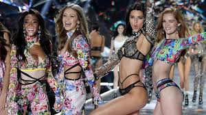 Gönnen sie sich neueste mode & finden sie ihren nächsten favoriten bei victoria's secret®. Victoria S Secret Mulls Return Of New Look Show Bbc News