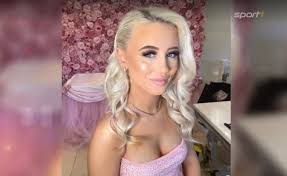 The official website for phil foden, manchester and england player. Im 7 Himmel Mit Der Jugendliebe Phil Foden Freut Sich Auf Nachwuchs