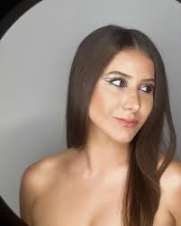 Julia Cabral (@_julia_cabral) • Instagram photos and videos