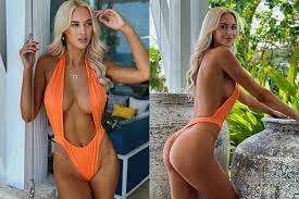 Veronika Rajek leaves fans stunned with 'barely on' orange swimsuit pics |  Marca